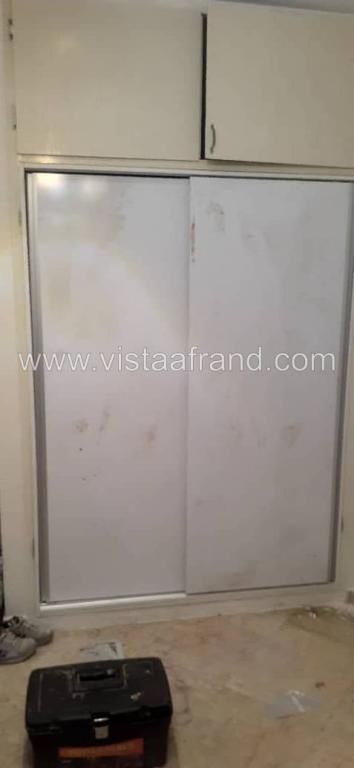 شرکت ویستا افرند-فروش و نصب درب ضد آب و کمد دیواری ریلی